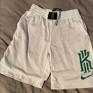 Boys Nike Kyrie Irving basketball shorts (EUC)